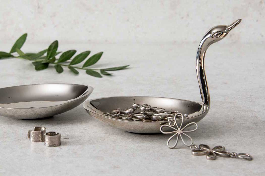 Cygnet jewellery/ring holder