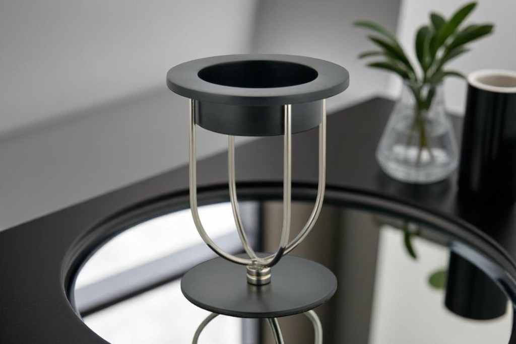 Black tealight holder