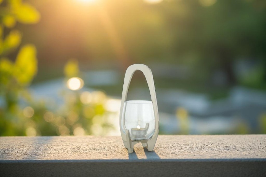 Cradle tealight holder (medium)