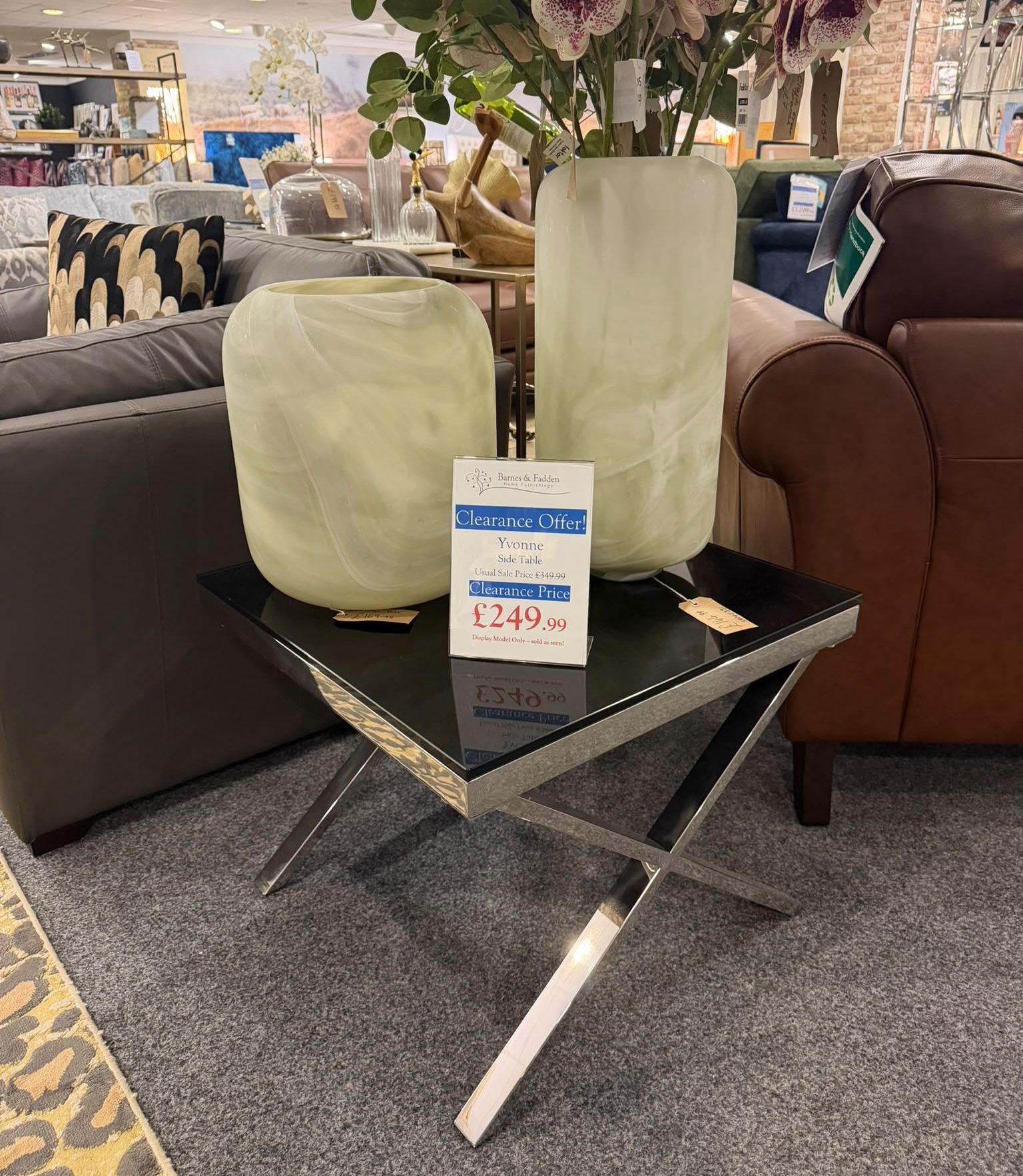Yvonne side table