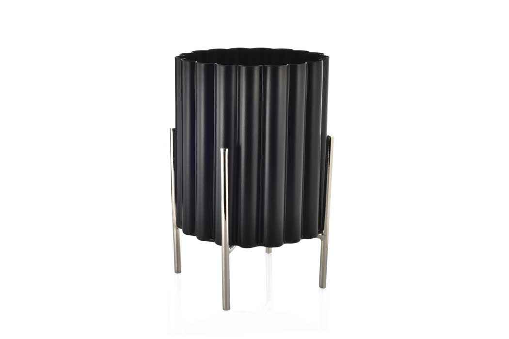 Medium fluted plant stand